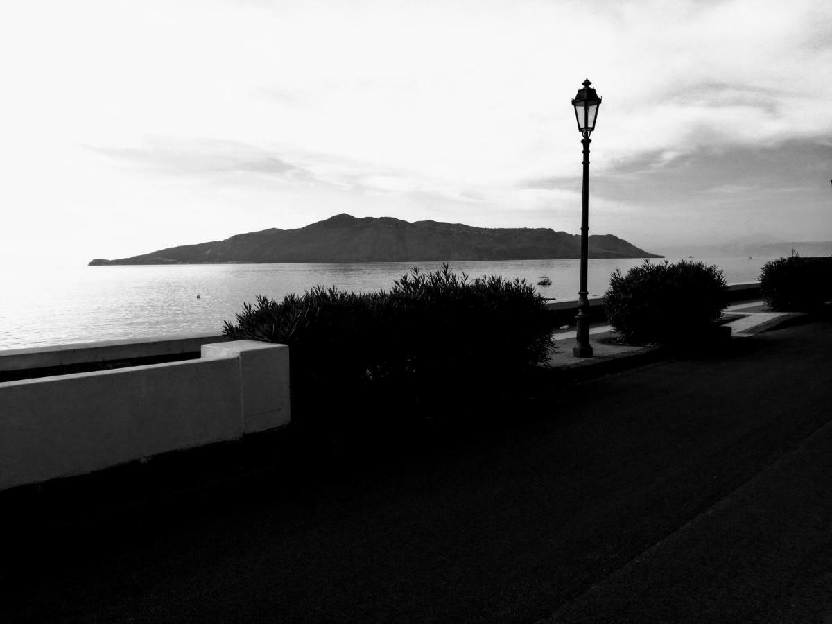 La Casa Di Via Lungomare Villa Santa Marina Salina Exterior foto